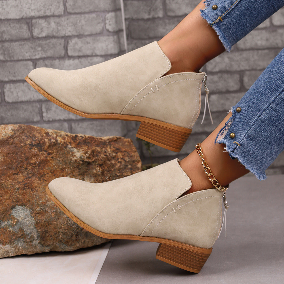 Women's Chunky Heel Pointed Toe Ankle Boots With V-cut Design