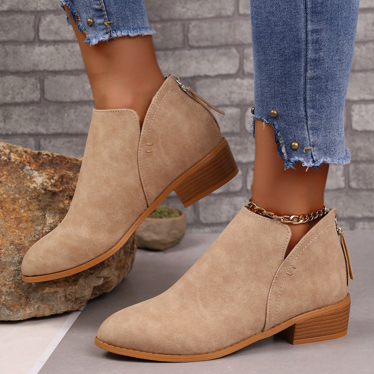 Women's Chunky Heel Pointed Toe Ankle Boots With V-cut Design