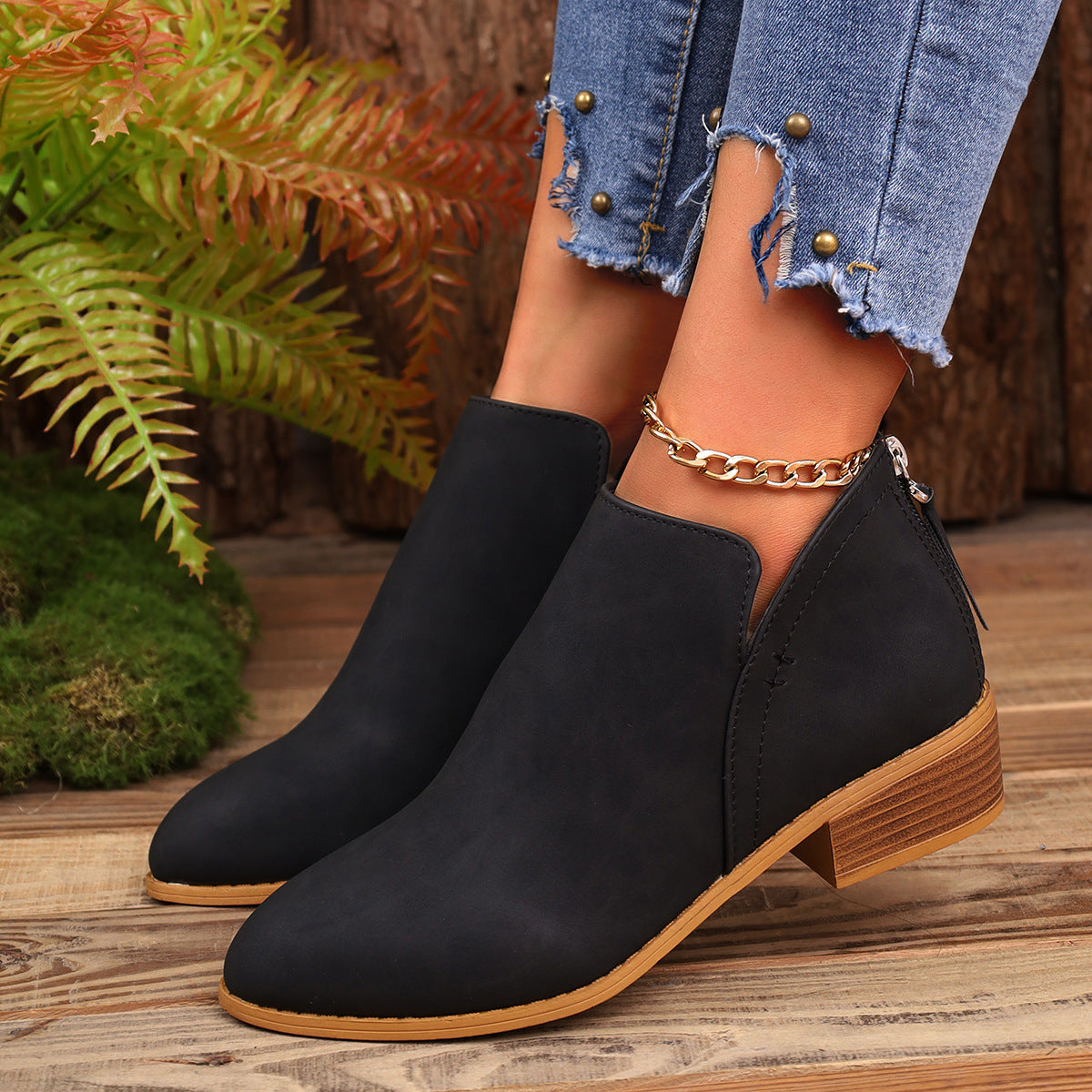 Women's Chunky Heel Pointed Toe Ankle Boots With V-cut Design